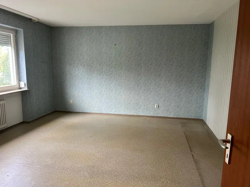 Schlafzimmer nach unserem Einsatz – leer und besenrein
