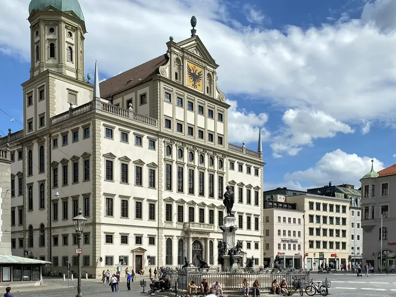 Augsburger Rathaus mit Perlachturm
